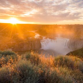 Sonnenuntergang an den Shoshone Falls in Idaho