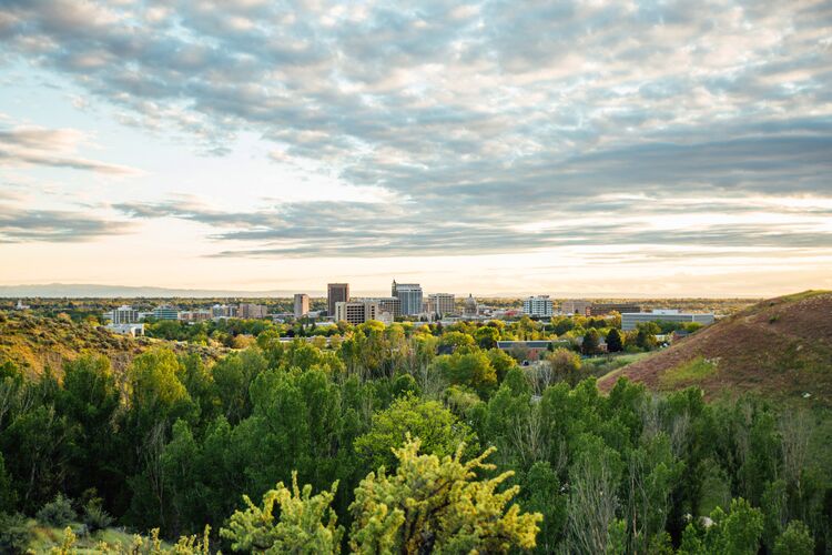 Blick vom Ridge To River Trail System auf Boise