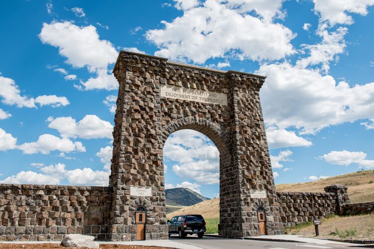 Roosevelt Arch am Nordeingang zum Yellowstone Park