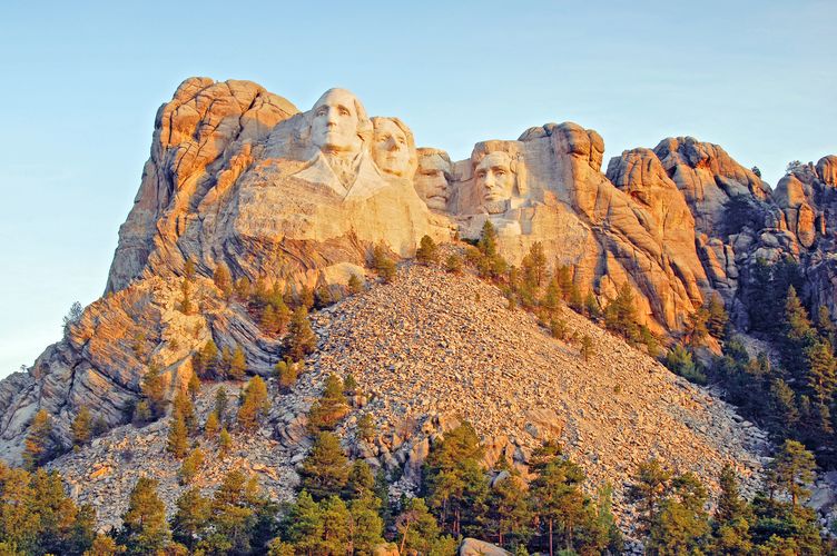 Blick auf den beruehmten Mount Rushmore