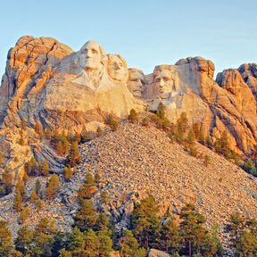 Blick auf den beruehmten Mount Rushmore