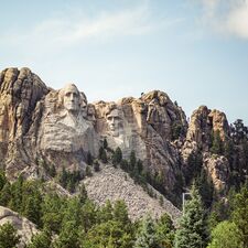 regionen/usa/rocky-mountain-staaten/southdakota/mount-rushmore/mount-rushmore.cr2390x2391-381x0 regionen/usa/rocky-mountain-staaten/southdakota/mount-rushmore/mount-rushmore.cr2390x2391-381x0