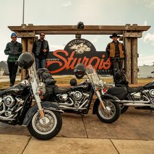 regionen/usa/rocky-mountain-staaten/southdakota/sturgisrally/eagle-rider-sturgis-schild.cr2797x2801-739x0 regionen/usa/rocky-mountain-staaten/southdakota/sturgisrally/eagle-rider-sturgis-schild.cr2797x2801-739x0