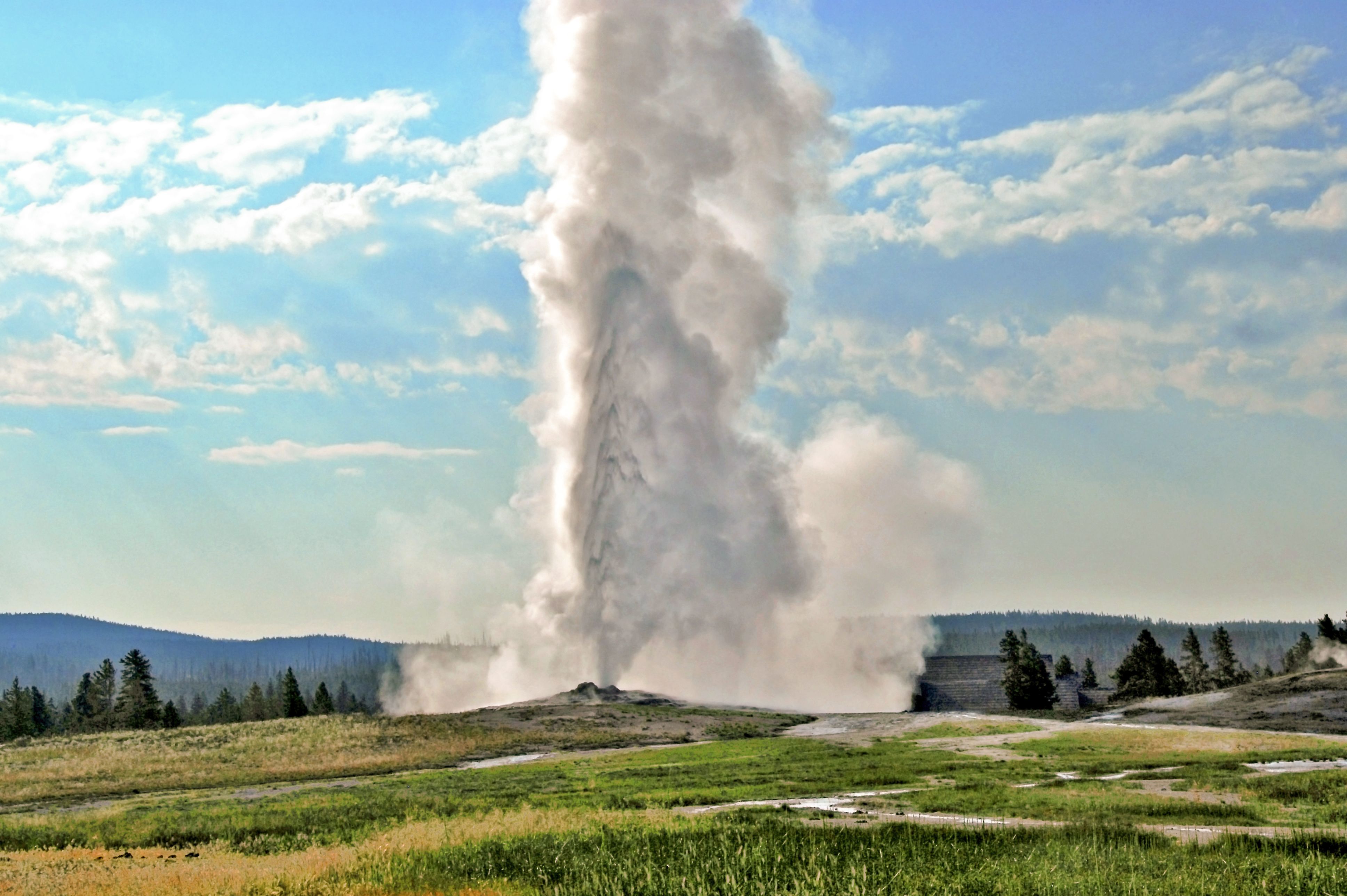 Old Faithful Geyser Basin Wanderung Canusa