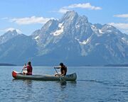 regionen/usa/rocky-mountain-staaten/wyoming/teton-nationalpark/jenny-lake-kanu-2.cr3888x2592-0x0 regionen/usa/rocky-mountain-staaten/wyoming/teton-nationalpark/jenny-lake-kanu-2.cr3888x2592-0x0