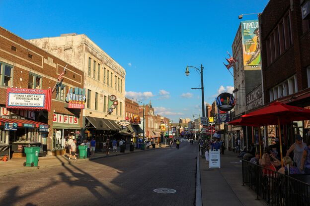 Sonnenuntergang in der Beale Street in Memphis in Tennessee Sonnenuntergang in der Beale Street in Memphis in Tennessee