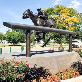 Barbaro Statue vor dem Churchill Downs in Louisville, Kentucky