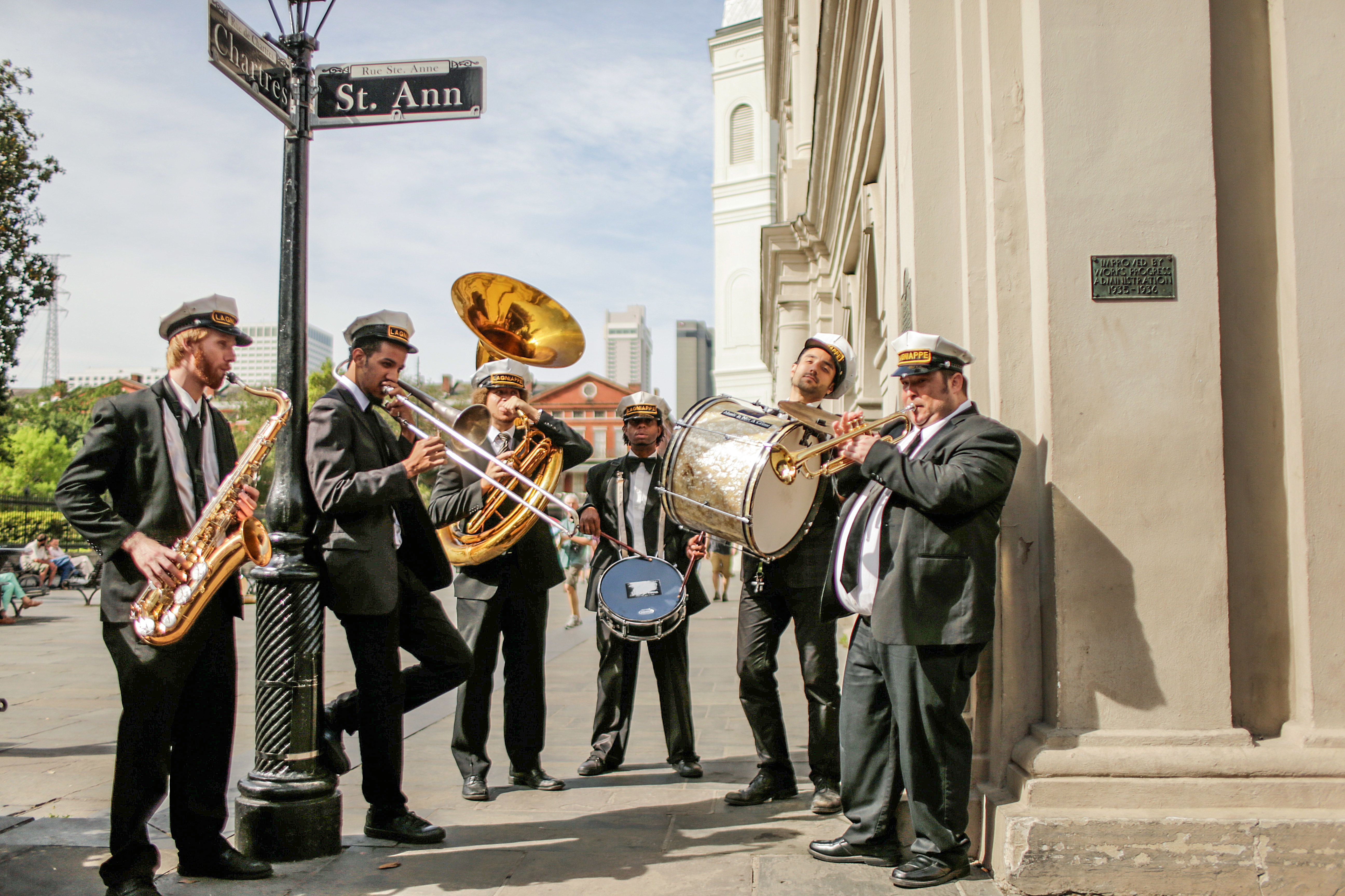 Die Lagniappe Brass Band auf den StraÃŸen von New Orleans