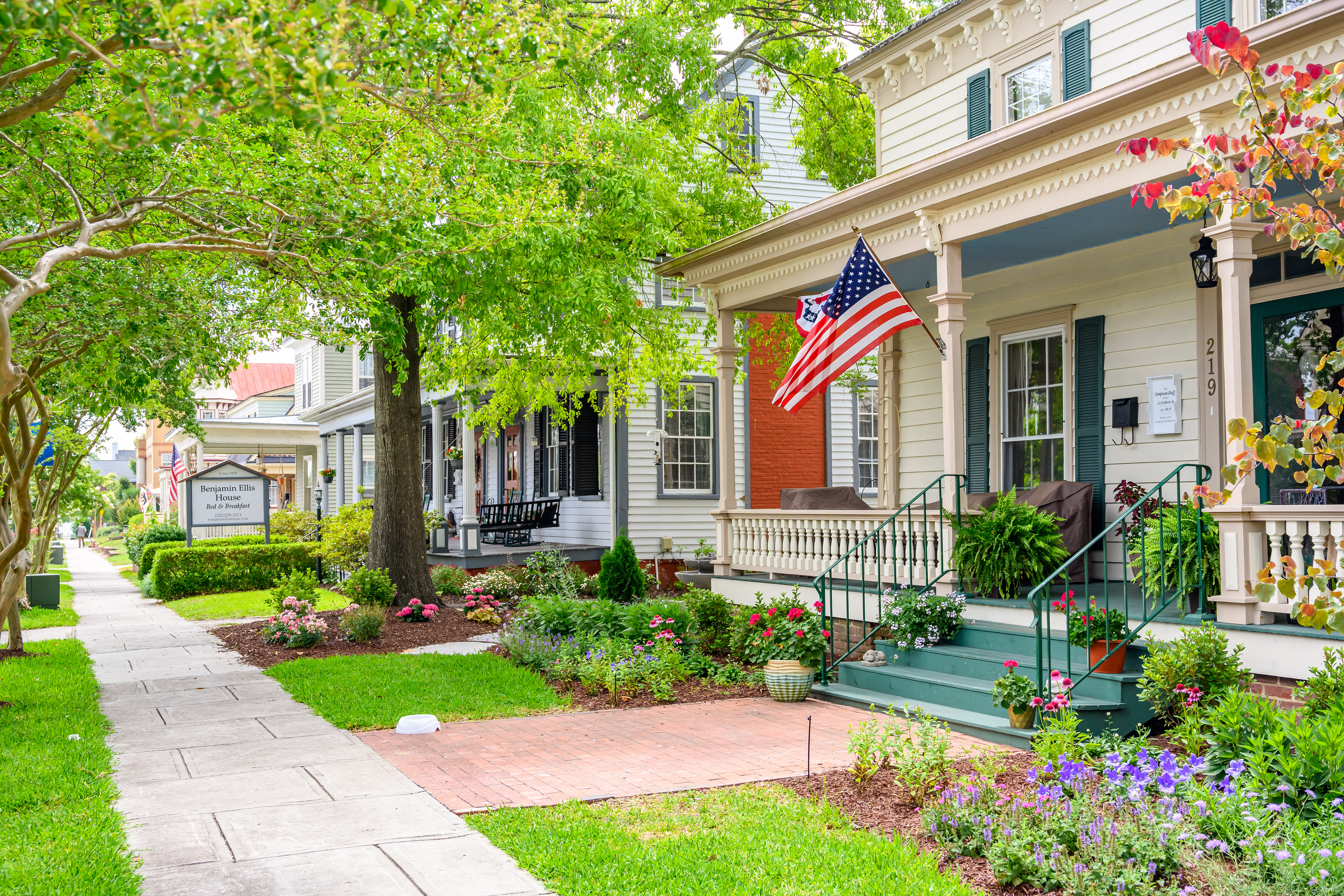 Die historische Pollock Street in Downtown New Bern.