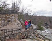 regionen/usa/suedstaaten/tennessee/allgemein/rock-city-besucher.cr3264x1429-0x496 regionen/usa/suedstaaten/tennessee/allgemein/rock-city-besucher.cr3264x1429-0x496