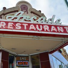 regionen/usa/suedstaaten/tennessee/memphis/allgemein/arcade-restaurant.cr3996x4000-2004x0 regionen/usa/suedstaaten/tennessee/memphis/allgemein/arcade-restaurant.cr3996x4000-2004x0