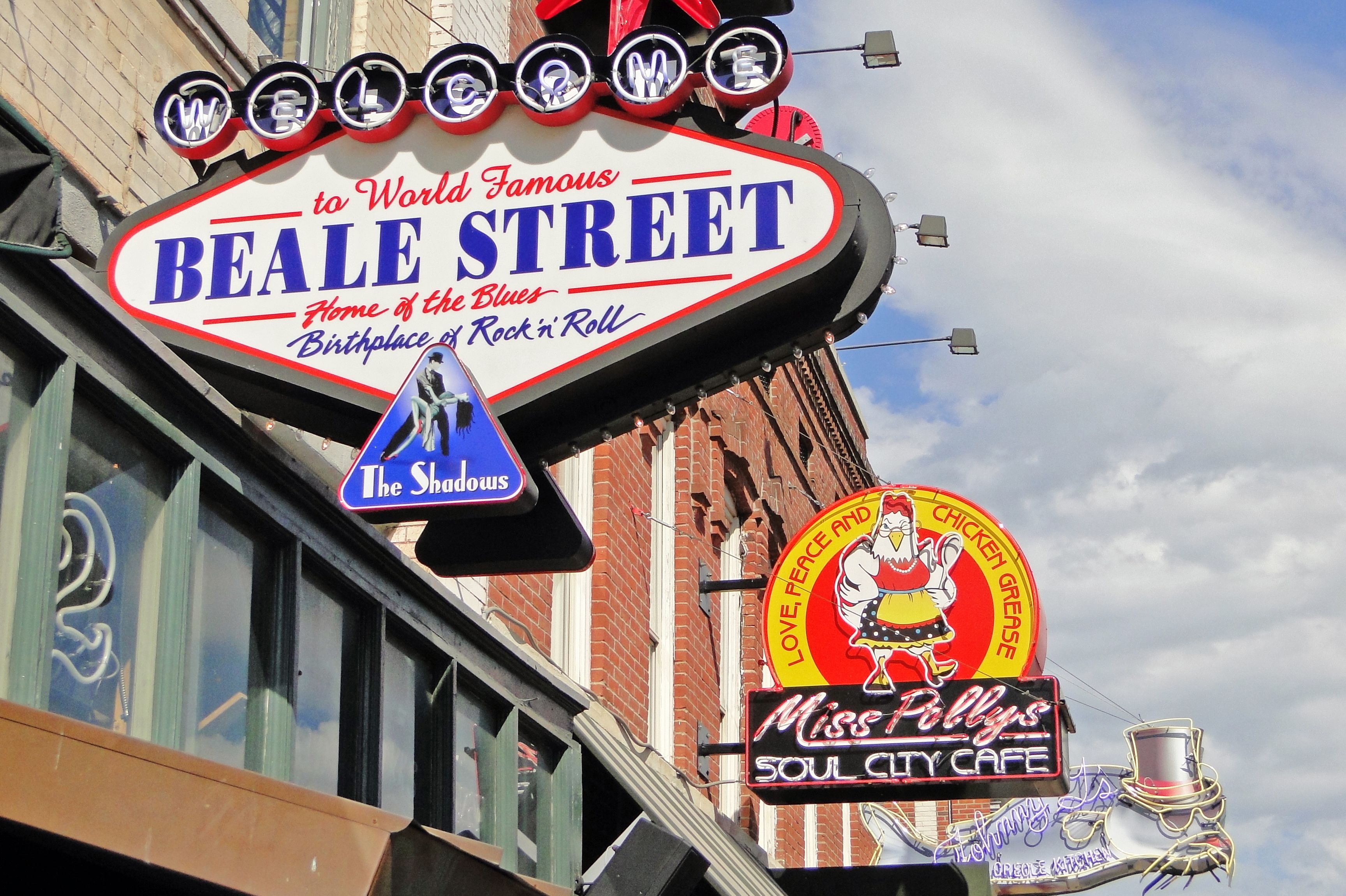 Neonreklamen in der Beale Street