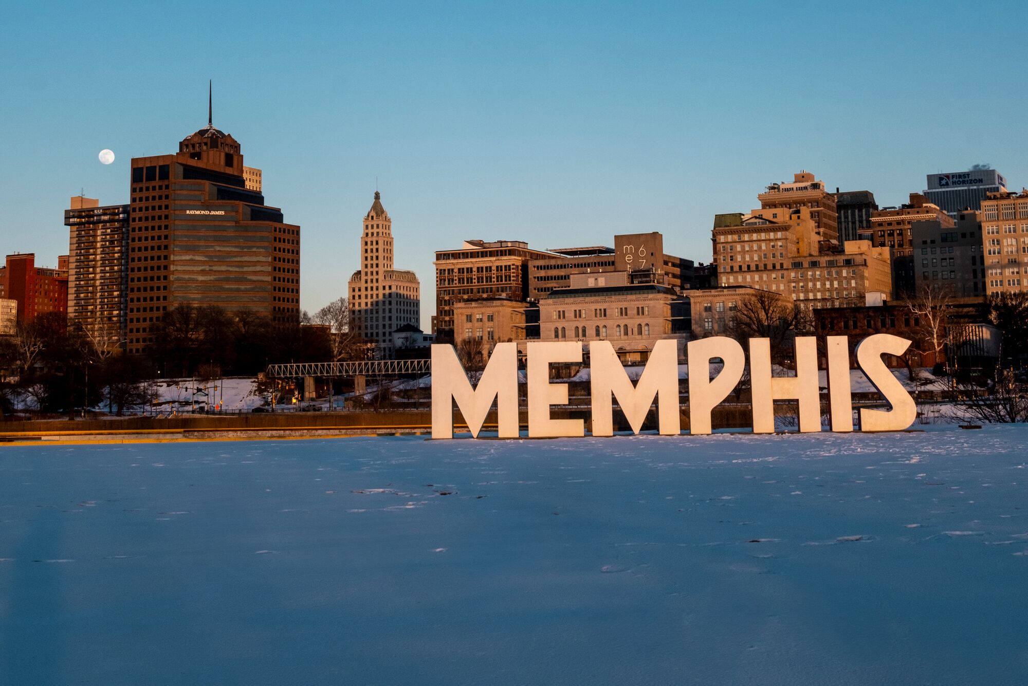 Der berühmte „Memphis“-Schriftzug auf Mud Island in Memphis