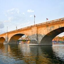 regionen/usa/suedwesten/arizona/allgemein/arizona-poi-aot-london-bridge.cr801x801-297x0 regionen/usa/suedwesten/arizona/allgemein/arizona-poi-aot-london-bridge.cr801x801-297x0
