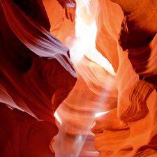 regionen/usa/suedwesten/arizona/grand-canyon/antelope-canyon-sun-rays.cr3456x3458-0x0 regionen/usa/suedwesten/arizona/grand-canyon/antelope-canyon-sun-rays.cr3456x3458-0x0