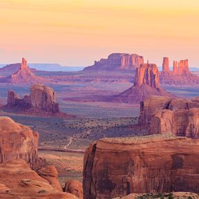 Sonnenuntergang im Monument Valley, Arizona