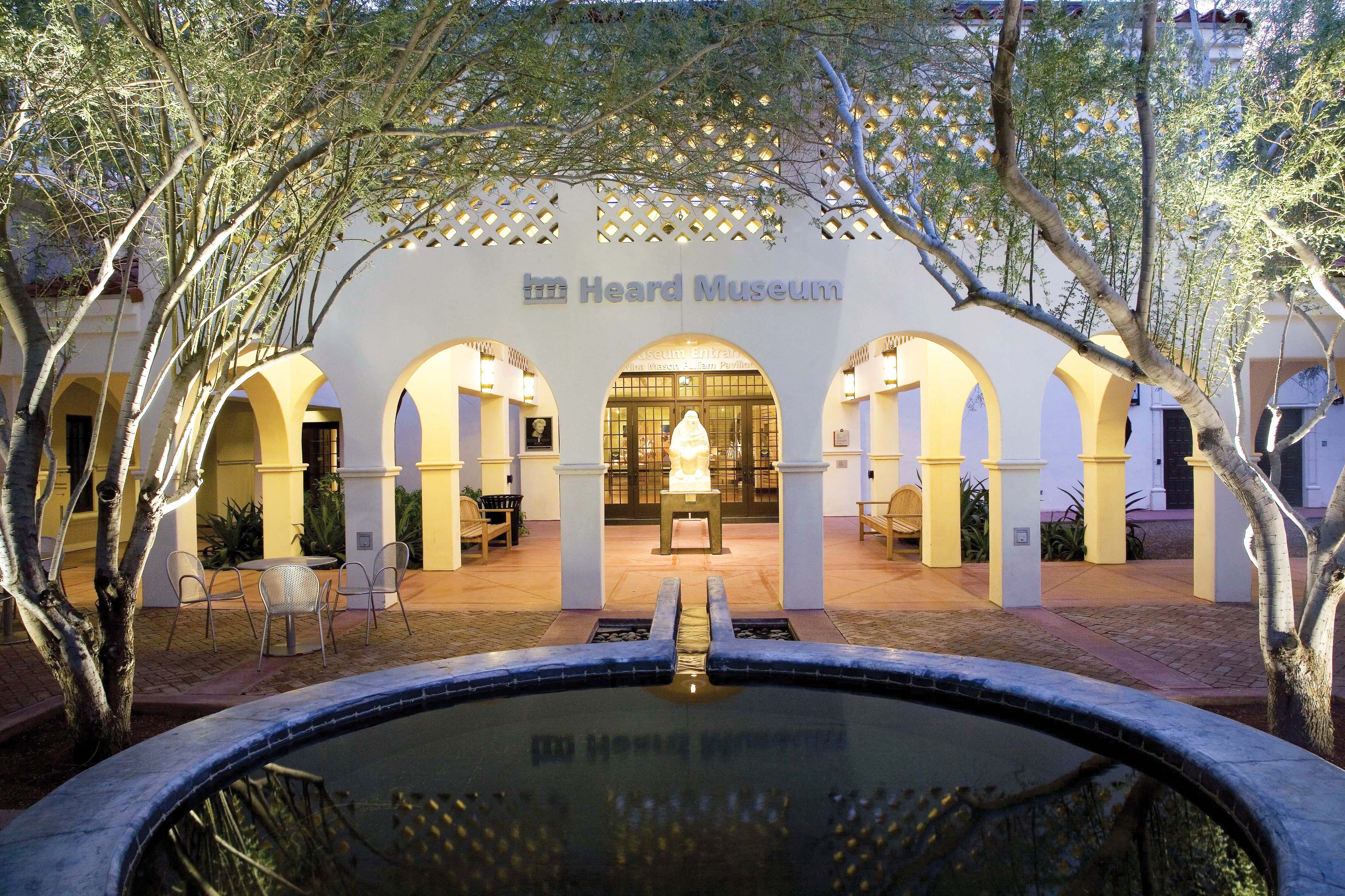 Eingang des Heard Museums in Phoenix, Arizona