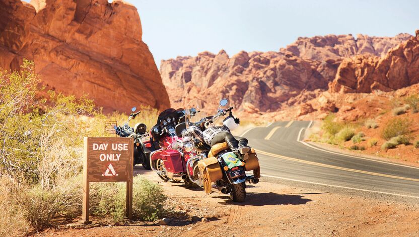 Motorräder am Straßenrand, USA Motorräder am Straßenrand, USA