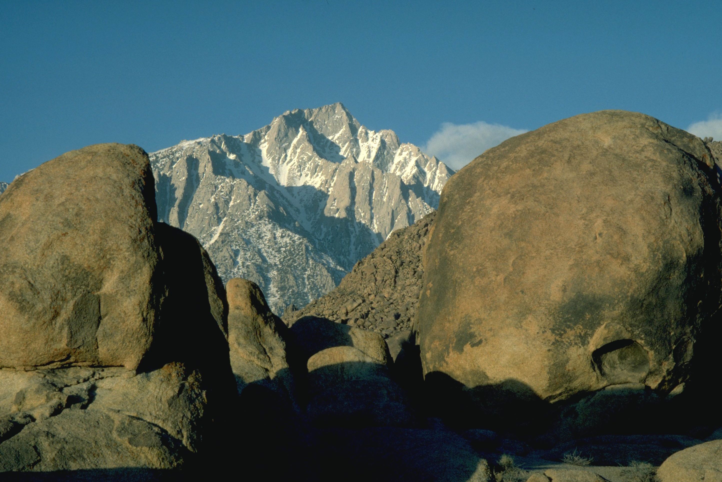 regionen/usa/suedwesten/kalifornien/high-sierra/high-sierra-alabama-hills.cr2888x1927-23x0