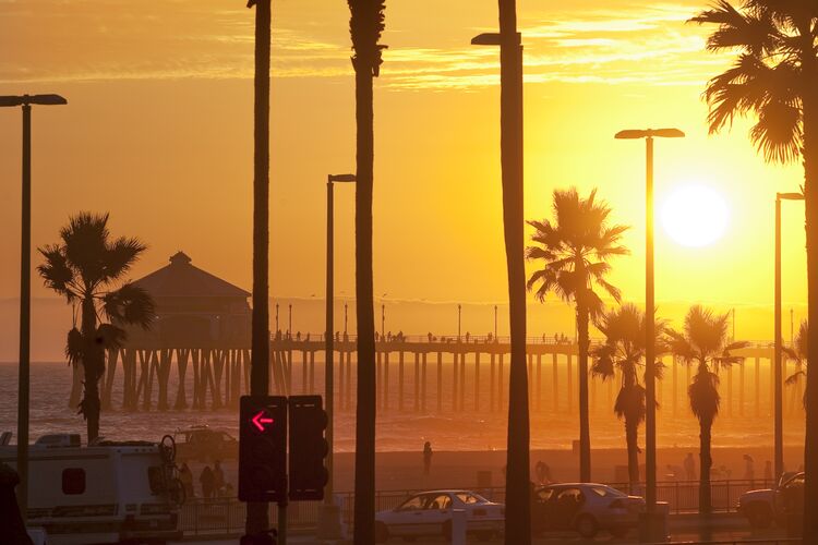 Sonnenuntergang in Huntington Beach am Pier