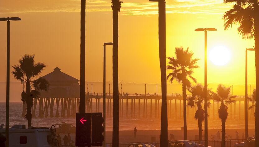 Sonnenuntergang in Huntington Beach am Pier Sonnenuntergang in Huntington Beach am Pier