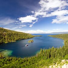regionen/usa/suedwesten/kalifornien/lake-tahoe/emerald-bay-summer.cr1665x1663-325x0 regionen/usa/suedwesten/kalifornien/lake-tahoe/emerald-bay-summer.cr1665x1663-325x0