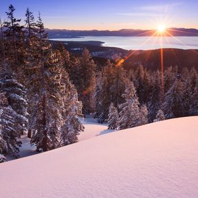 Der Sonnenuntergang Ã¼ber dem Lake Tahoe