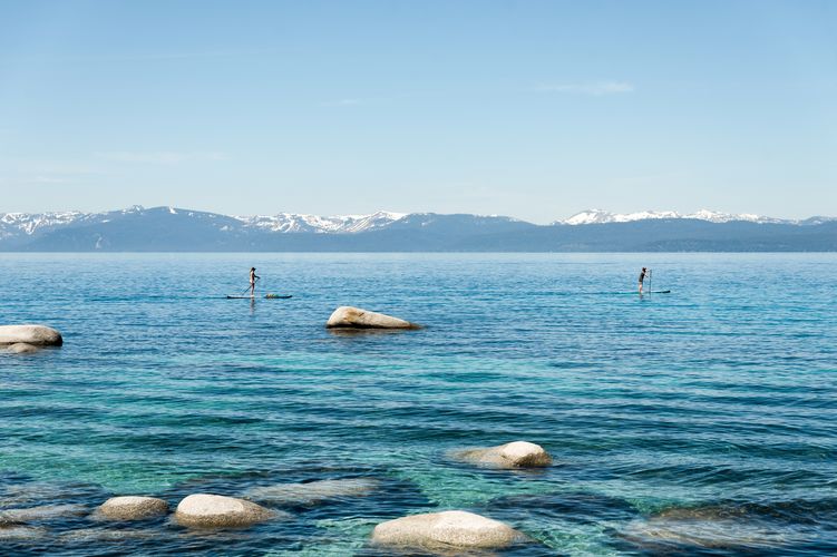 Stand Up Paddling auf dem Lake Tahoe