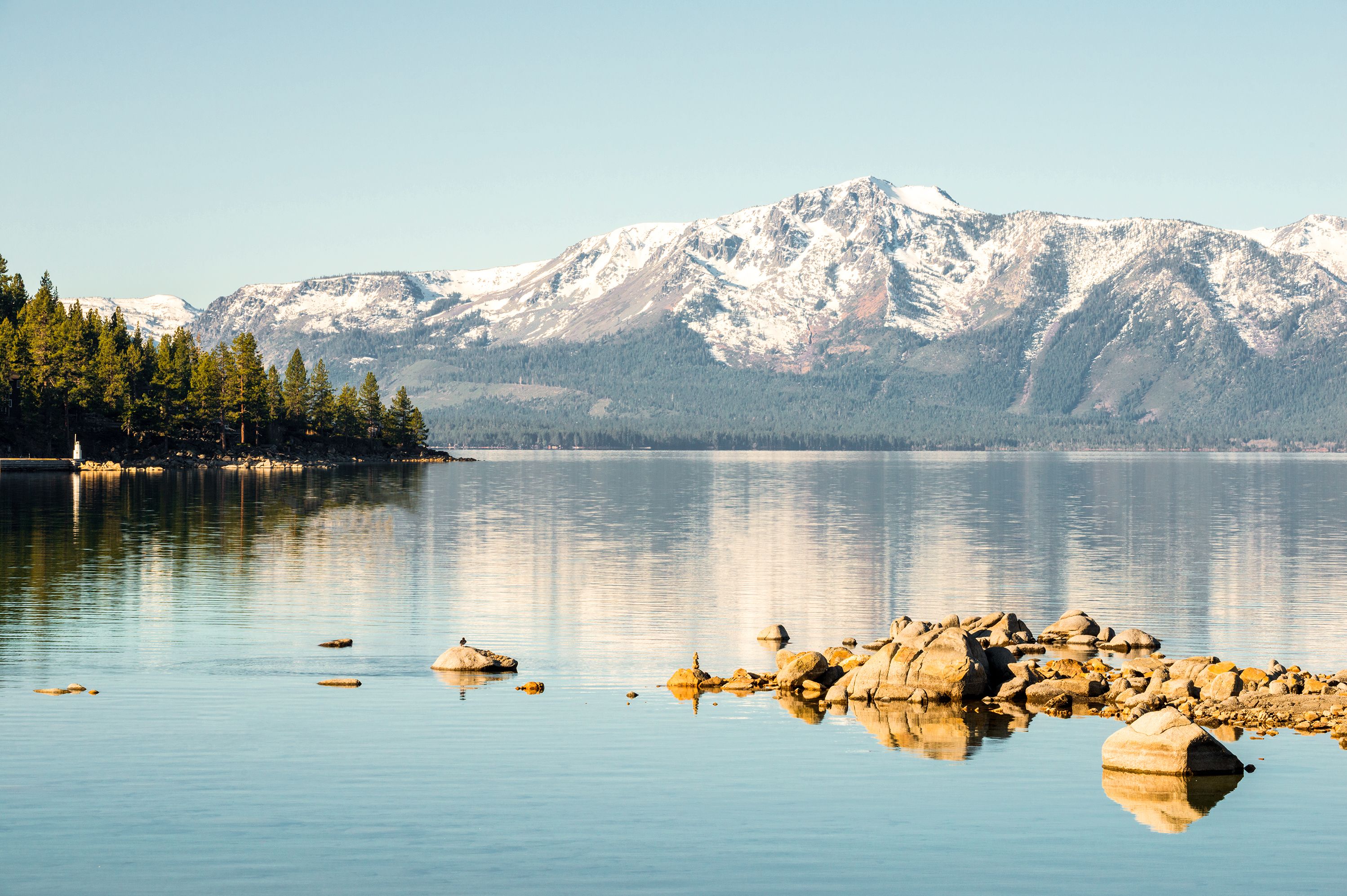 Ausblick Ã¼ber den Lake Tahoe auf den Mount Tallac