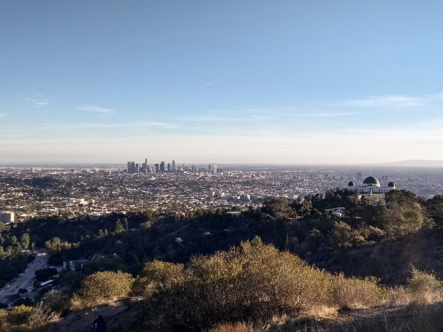 Die Aussicht auf L.A. beim Sunset Hike zum legendÃ¤ren Hollywood Sign