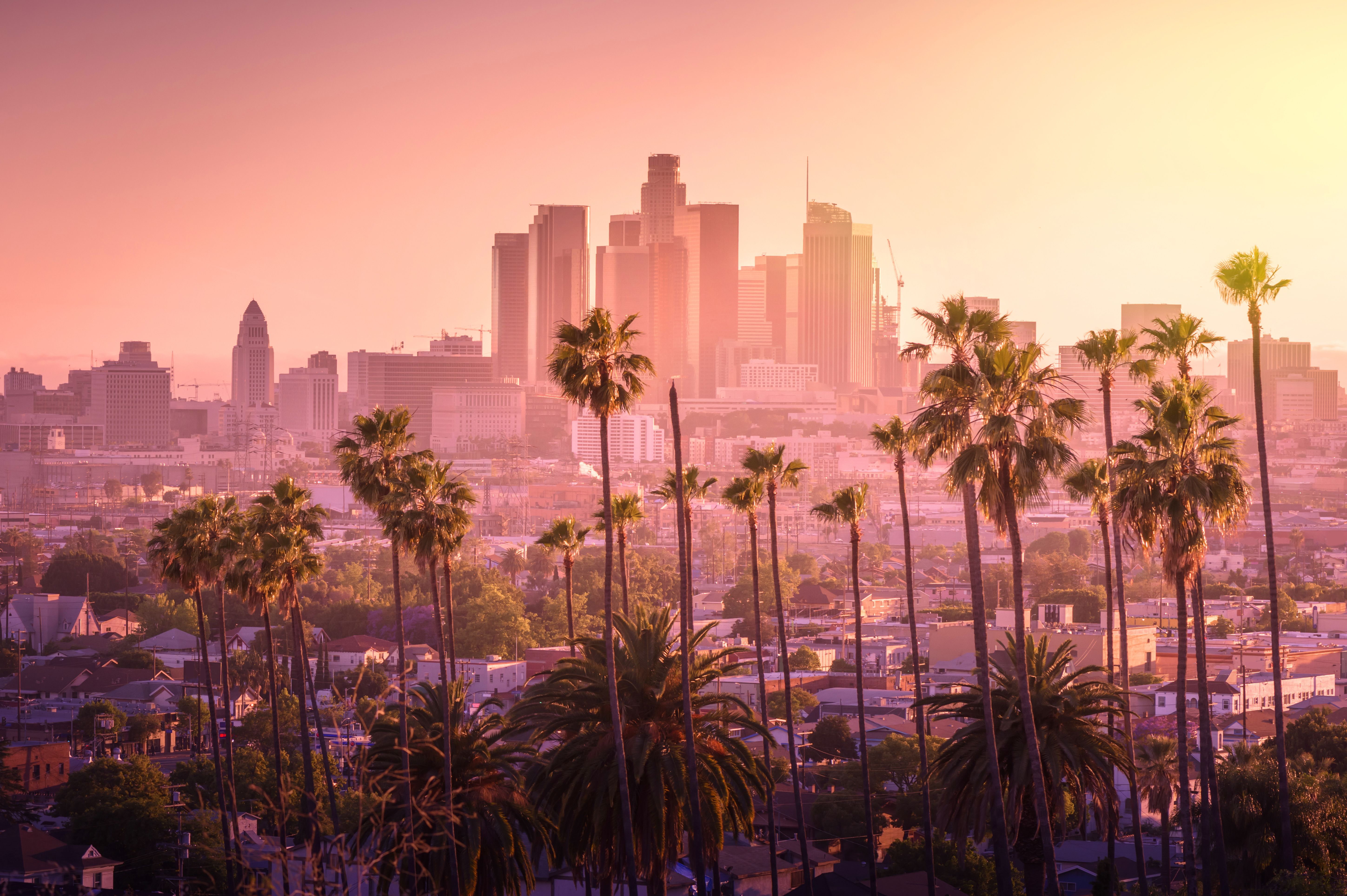 Skyline von Los Angeles bei Sonnenuntergang
