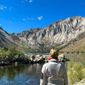 Ein Moment der Ruhe am Convict Lake Ein Moment der Ruhe am Convict Lake