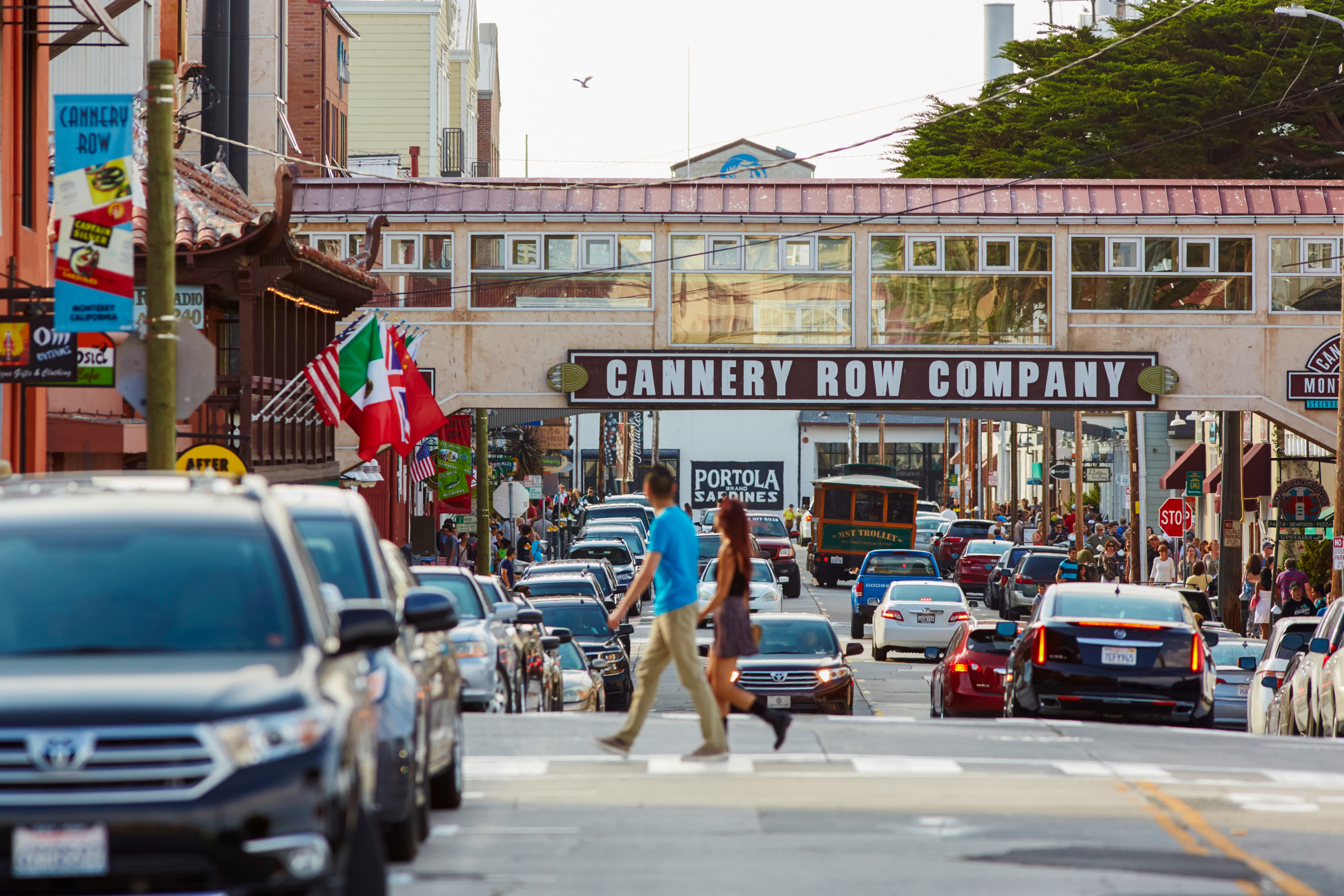 Geschäftige Cannery Row in Monterey