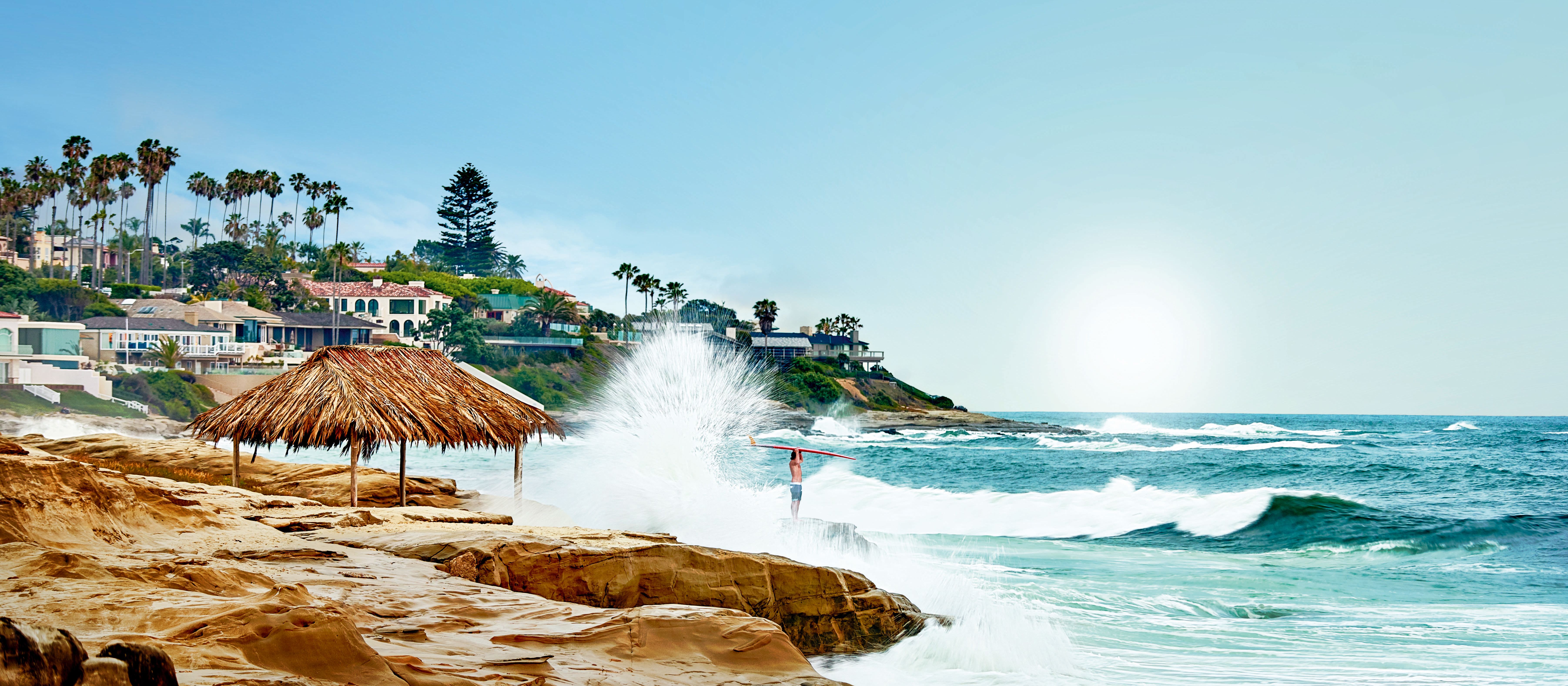 Wellen an einem Strand von San Diego