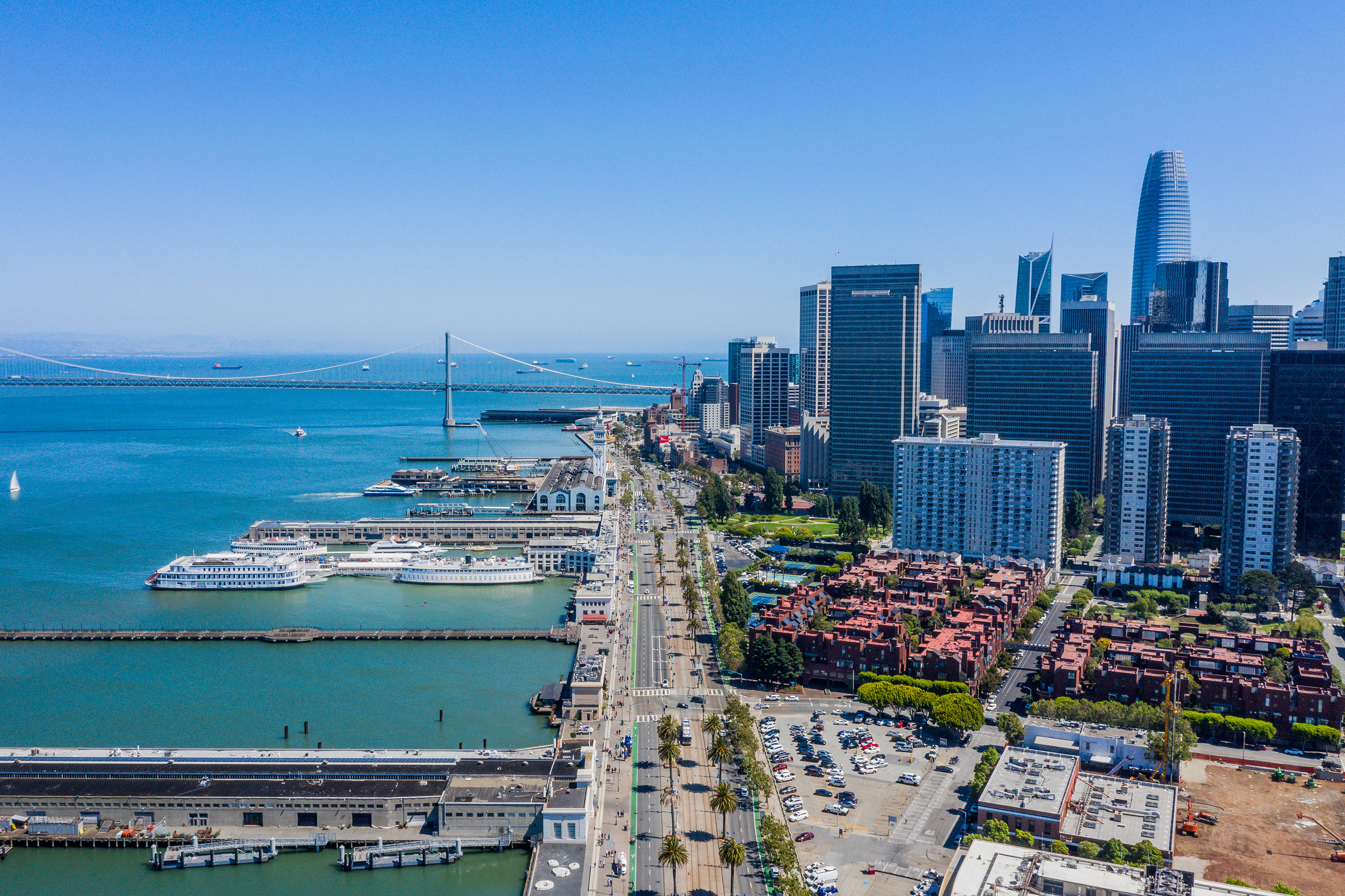 Blick auf den Hafen und die Skyline von San Francisco, Kalifornien