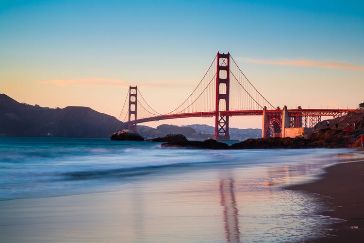 Die Golden Gate Bridge in San Francisco bei Sonnenuntergang