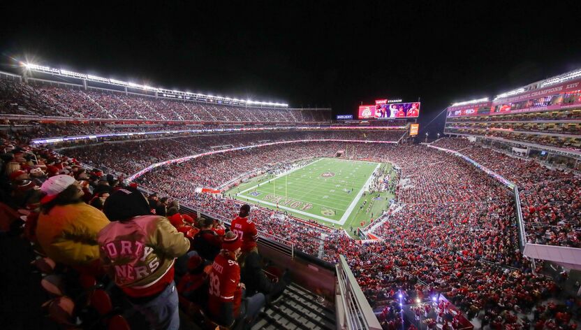 Fußballspiel im Levi’s Stadium in Santa Clara in Kalifornien Fußballspiel im Levi’s Stadium in Santa Clara in Kalifornien
