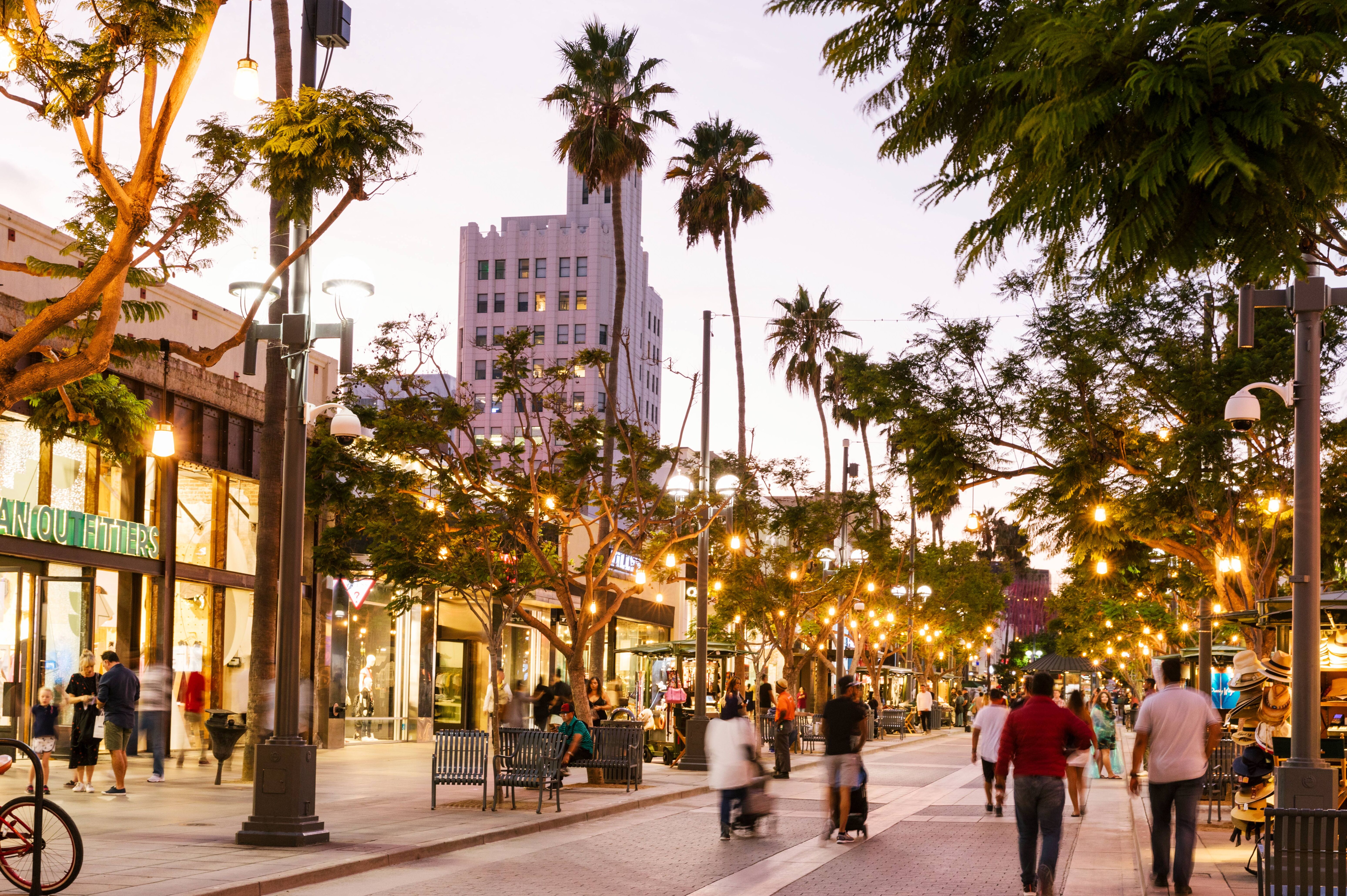 3rd Street Promenade in Santa Monica