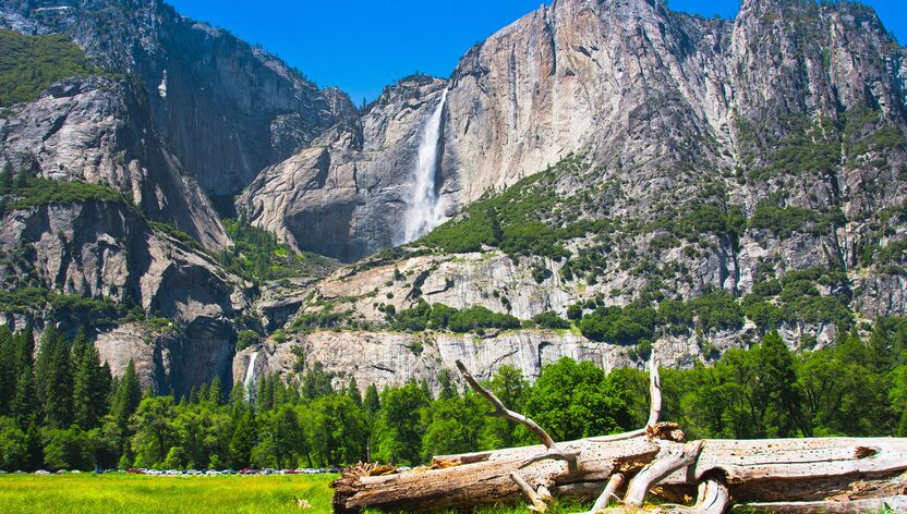 Yosemite Falls im Yosemite National Park, Kalifornien Yosemite Falls im Yosemite National Park, Kalifornien