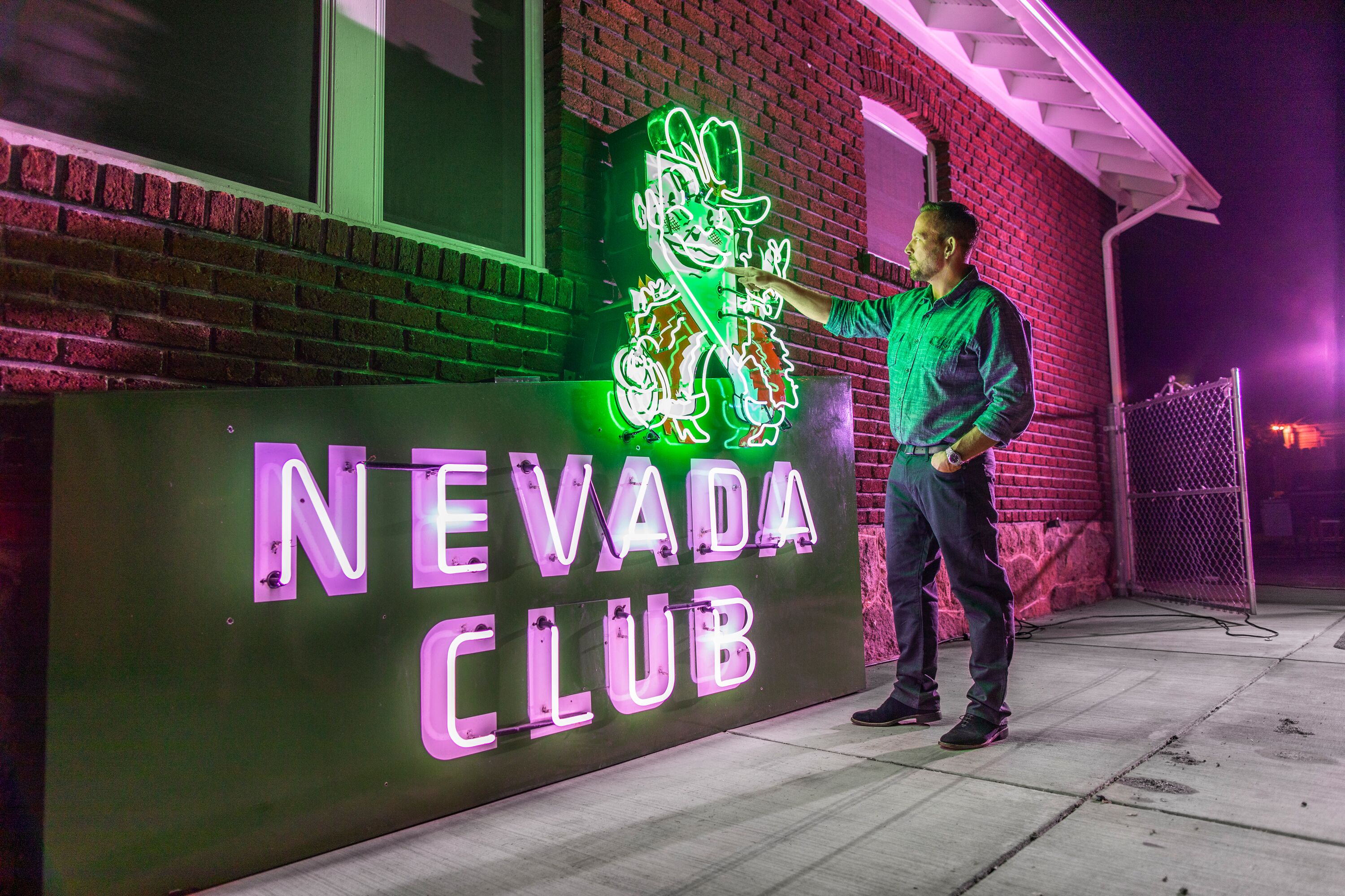 Leuchtschrift des Nevada Clubs in Reno, Nevada
