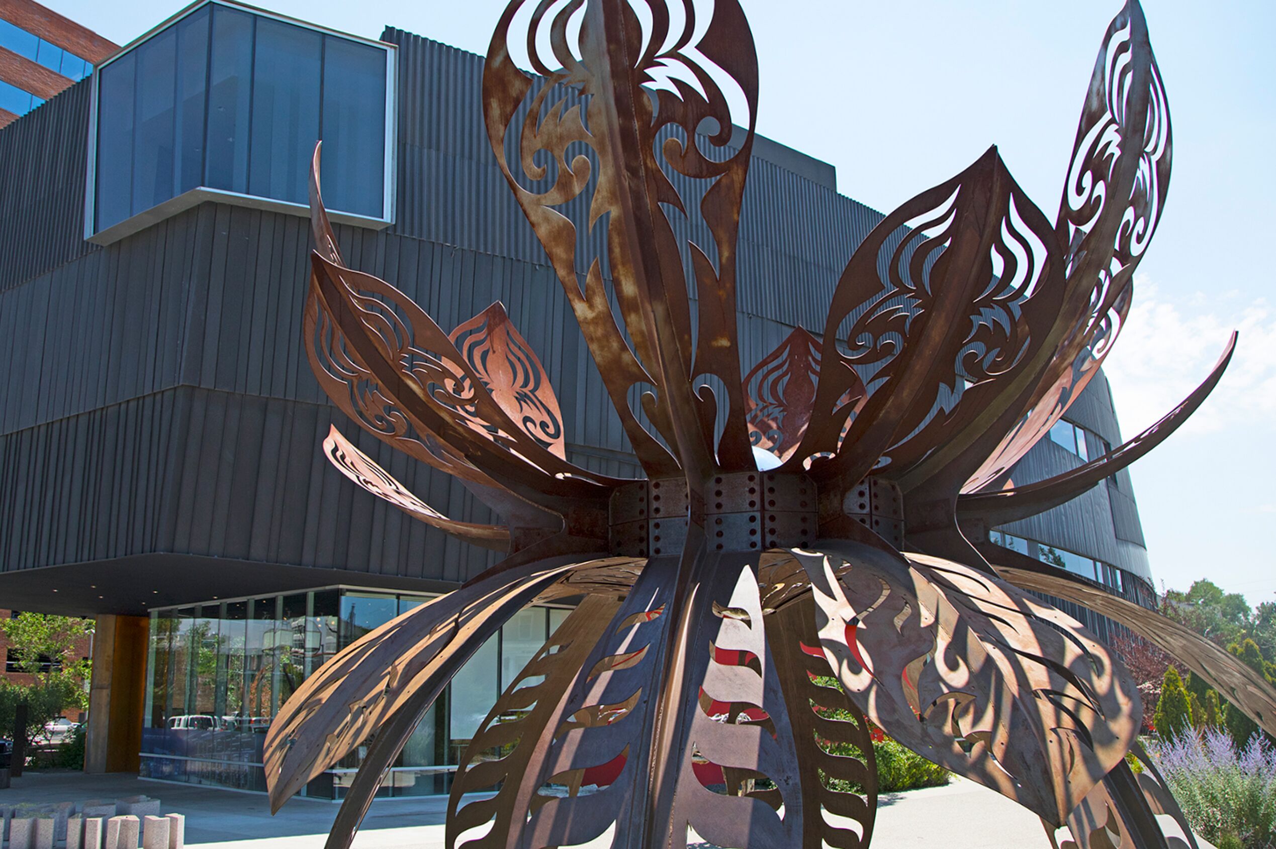 Interessante Skulptur vor dem Nevada Museum of Art in Reno, Nevada