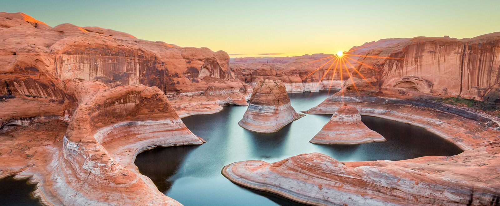 Luftaufnahme vom Lake Powell in Utah