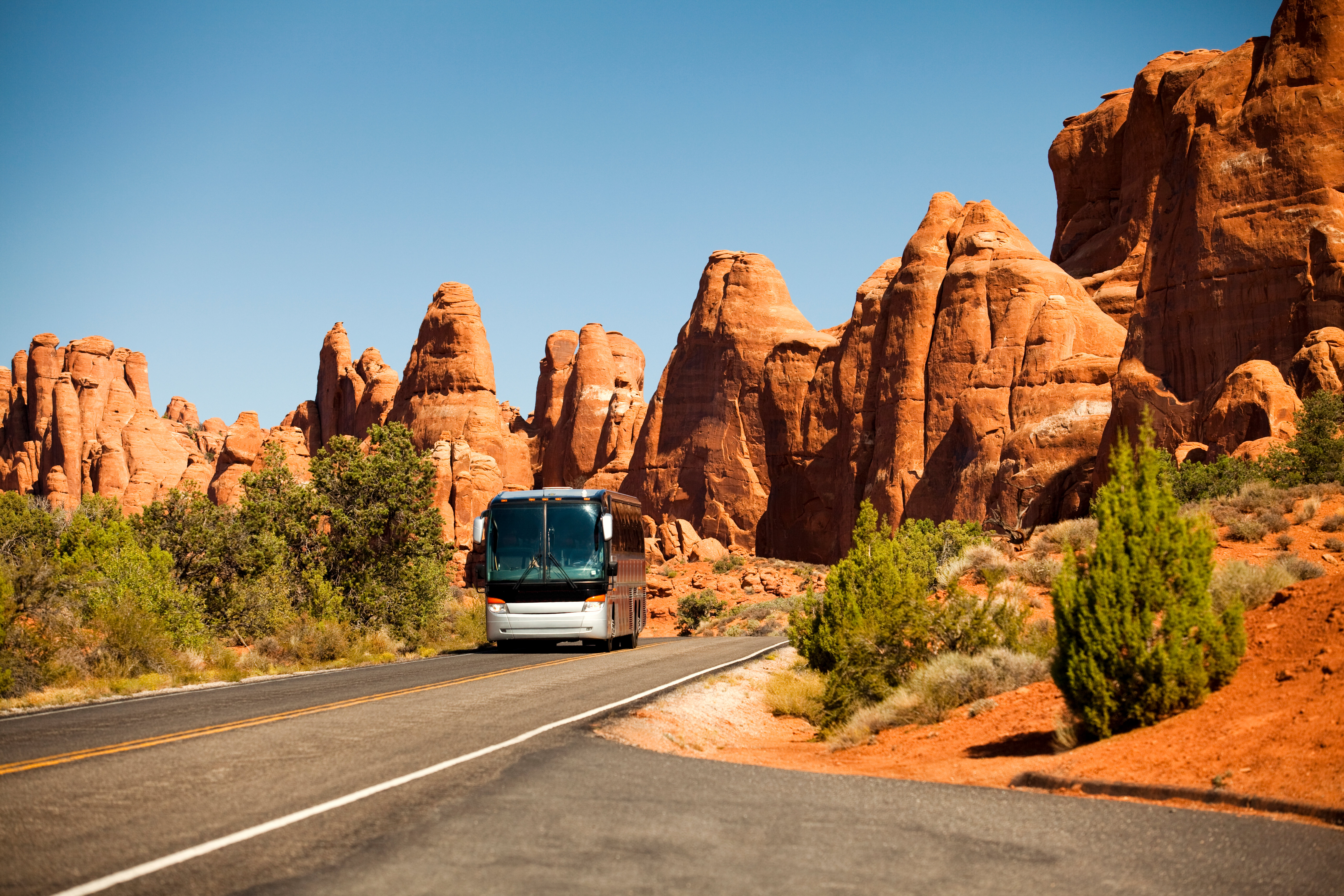 Reisebus im Arches National Park nahe Moab