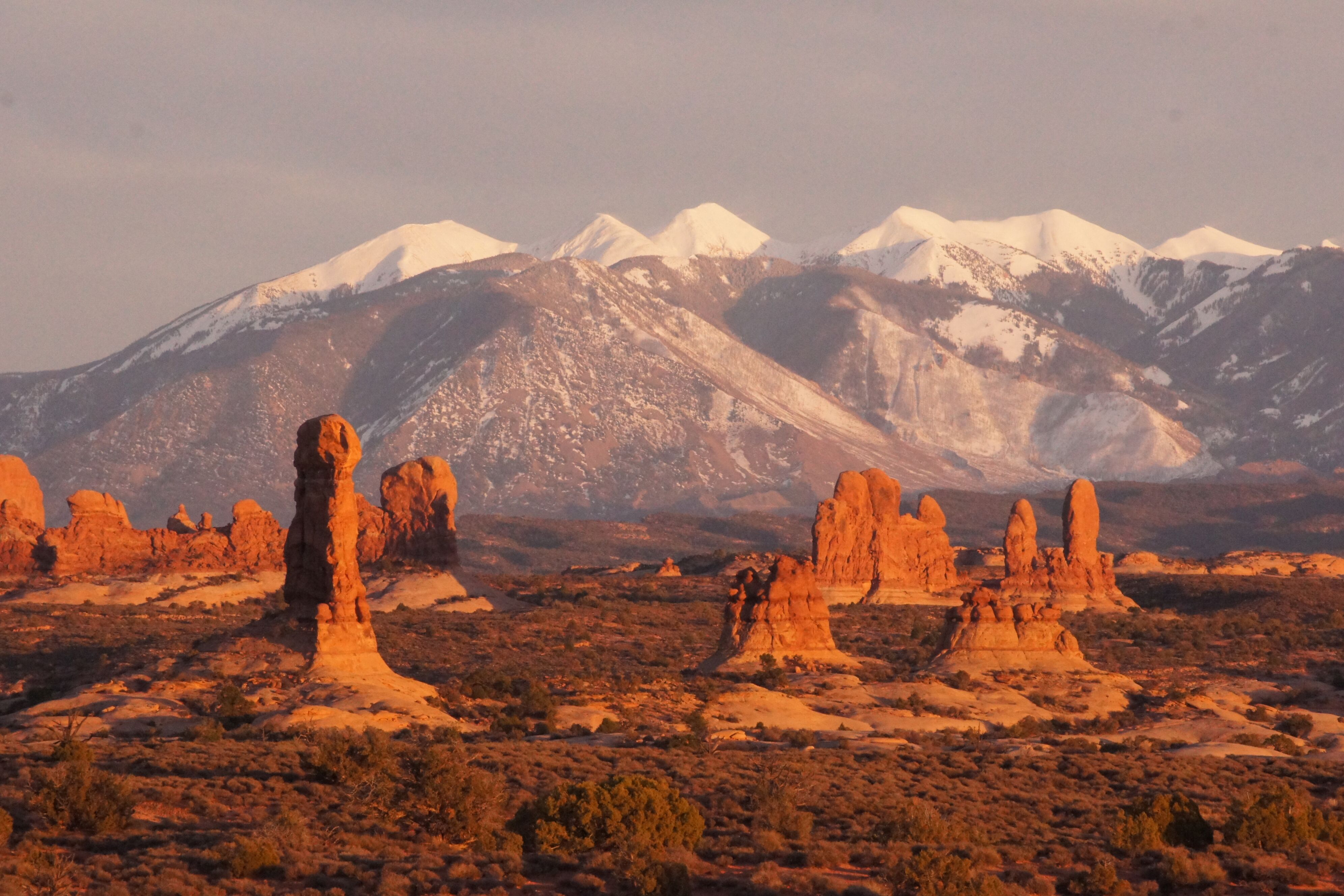 Überwältigende Weite des Arches National Parks in Utah