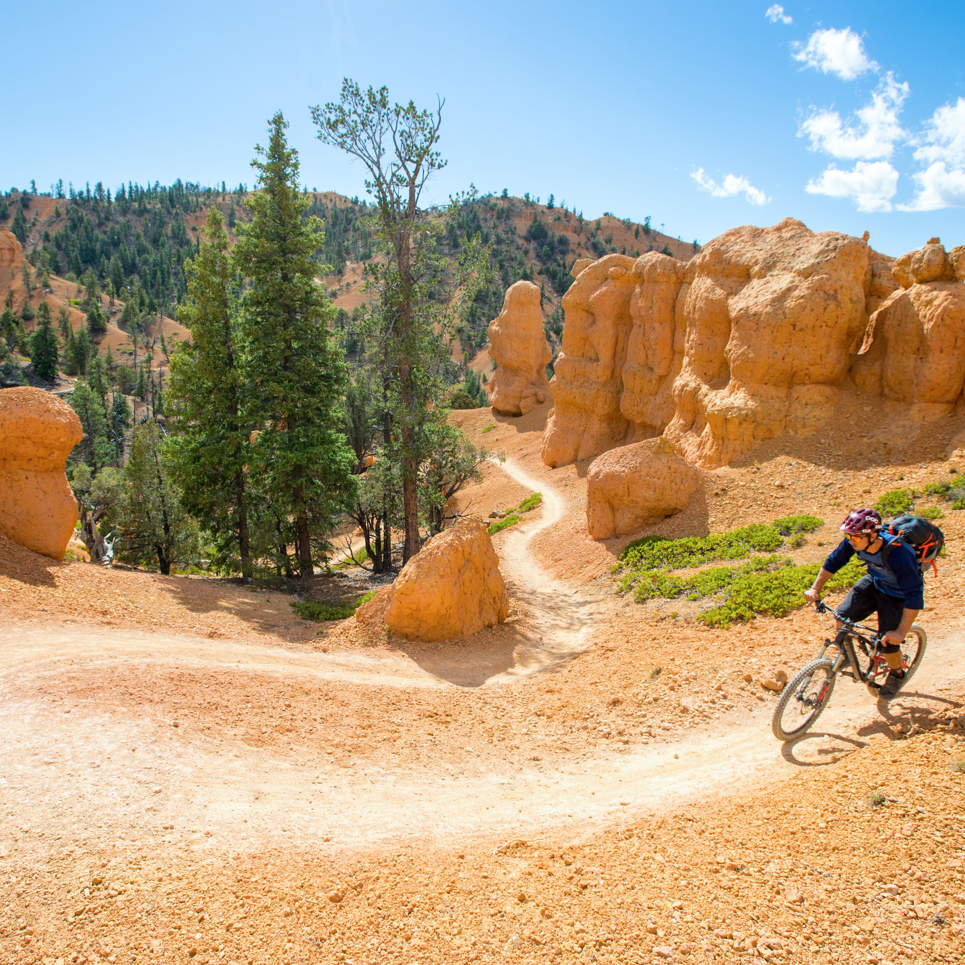 Mit dem Fahrrad entlÃ¤ngs einer Wanderstrecke im Bryce Canyon Nationalpark in Utah