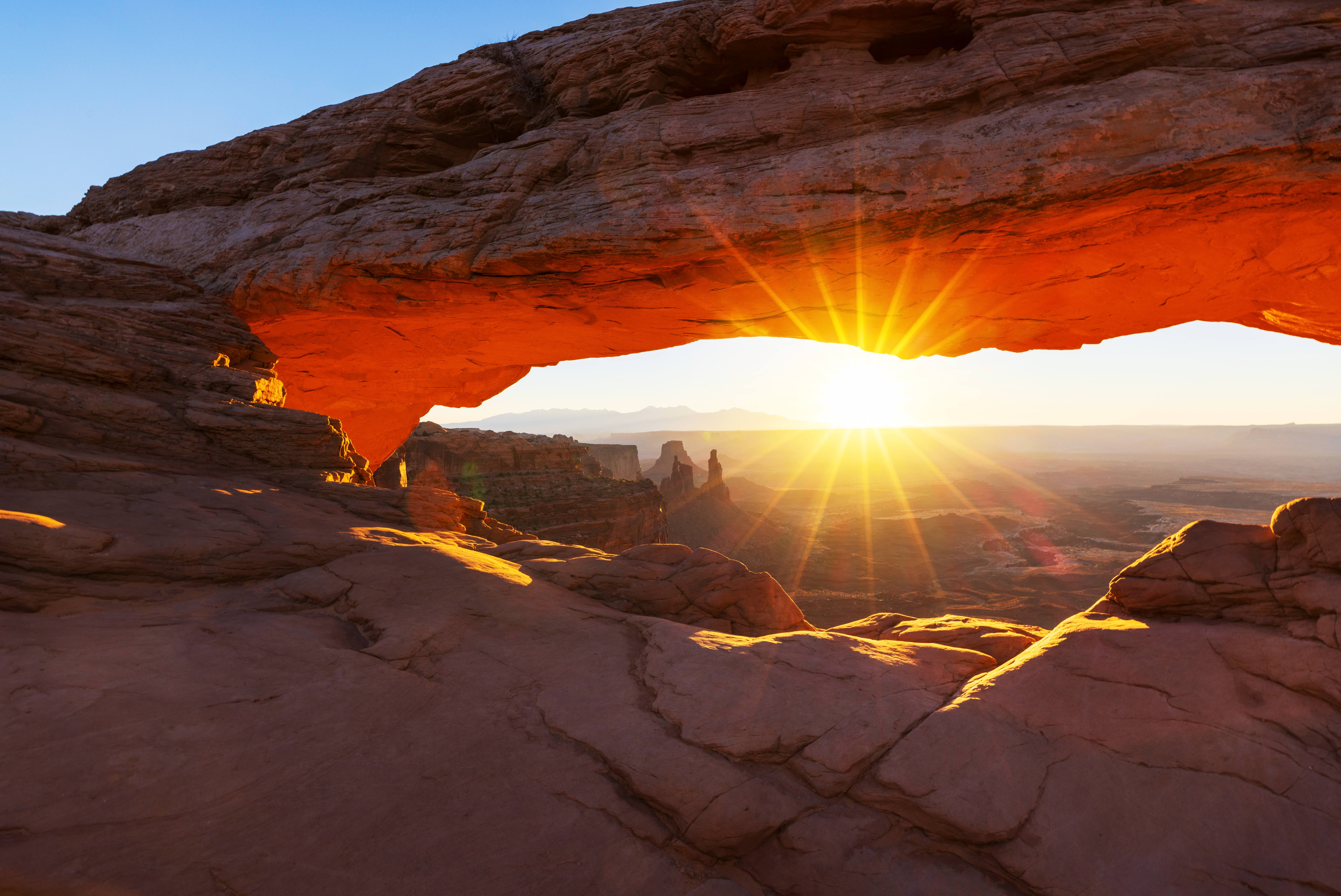 Wunderschöner Sonnenaufgang am Mesa Arch