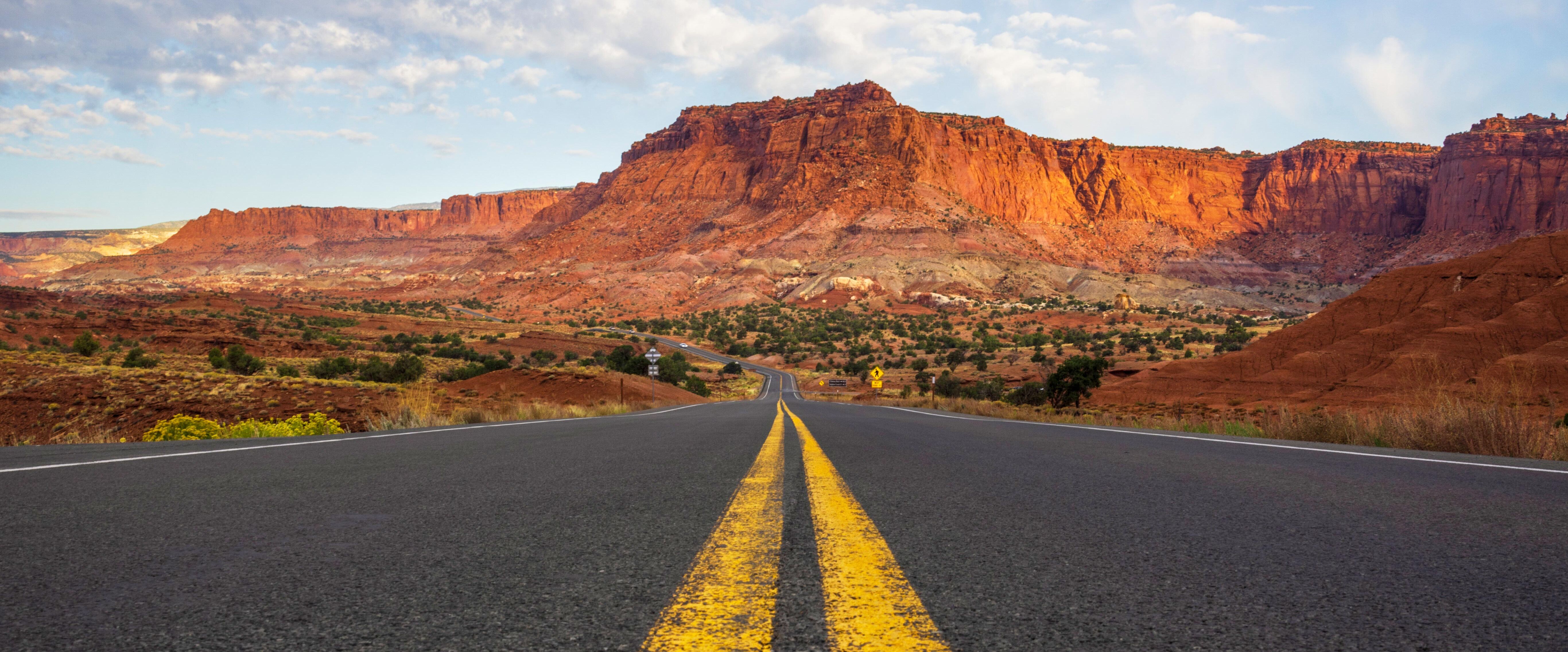 Fahrt durch den Capitol Reef auf dem Highway 24