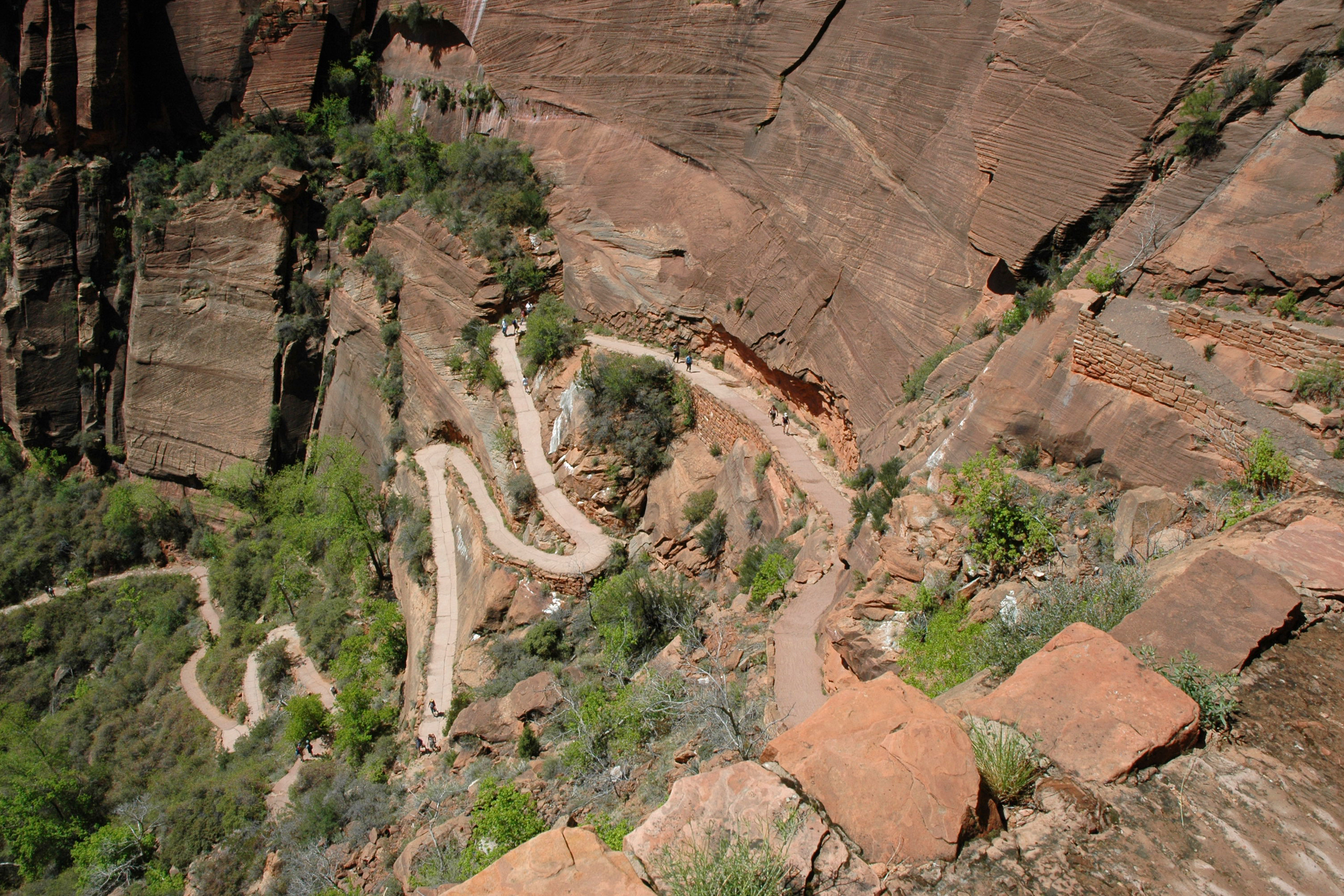 Atemberaubende Wanderwege in den Canyons