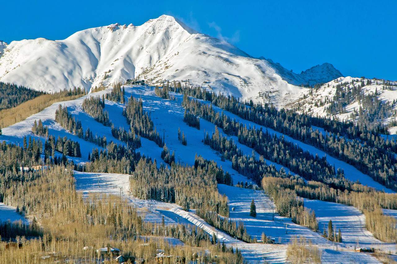 Aspen: Jetzt in den bekanntesten Skiort Amerikas | CANUSA