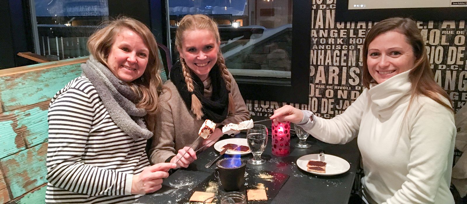 Canusa Mitarbeiterinnen im S'mores Restaurant im Big White Ski Resort